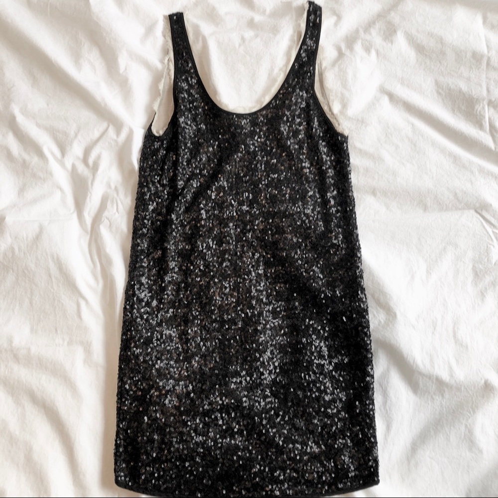 ⚡️2/$25!! Wilfred Sequin Dress w linen detailing